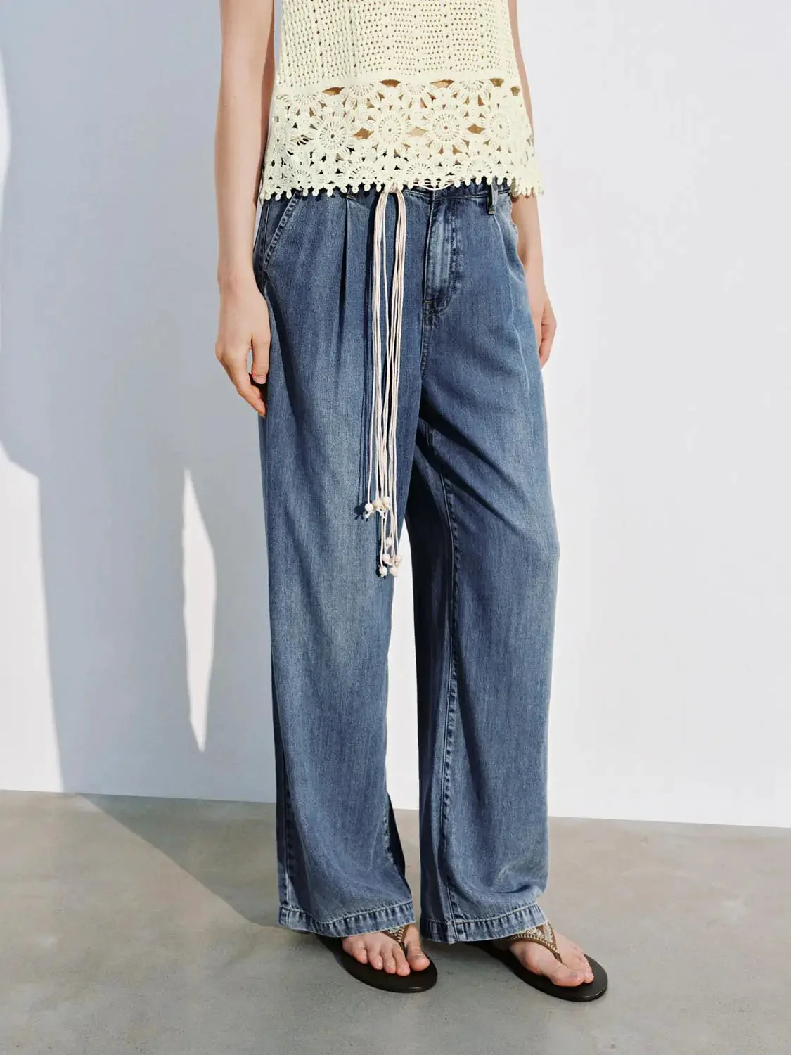 String Belt Wide Leg Jeans With Slight Stretch Medium Thickness