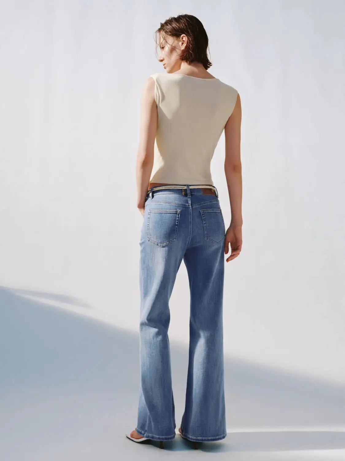 4997-string-belt-flare-leg-jeans-with-slight-stretch-denim-4.webp String Belt Flare Leg Jeans with Slight Stretch Denim