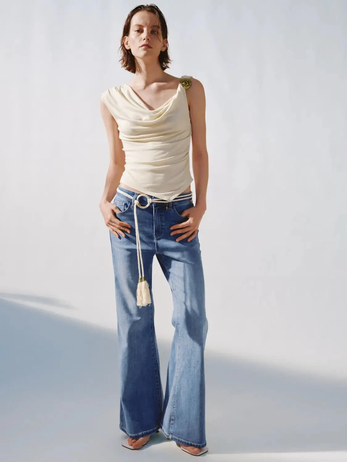 4997-string-belt-flare-leg-jeans-with-slight-stretch-denim-6.webp String Belt Flare Leg Jeans with Slight Stretch Denim