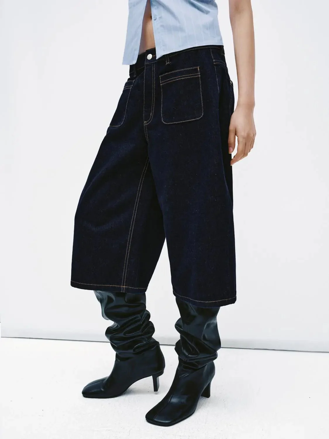 5010-stitch-detail-patch-pocket-cropped-wide-leg-jeans-3.webp Stitch Detail Patch Pocket Cropped Wide Leg Jeans