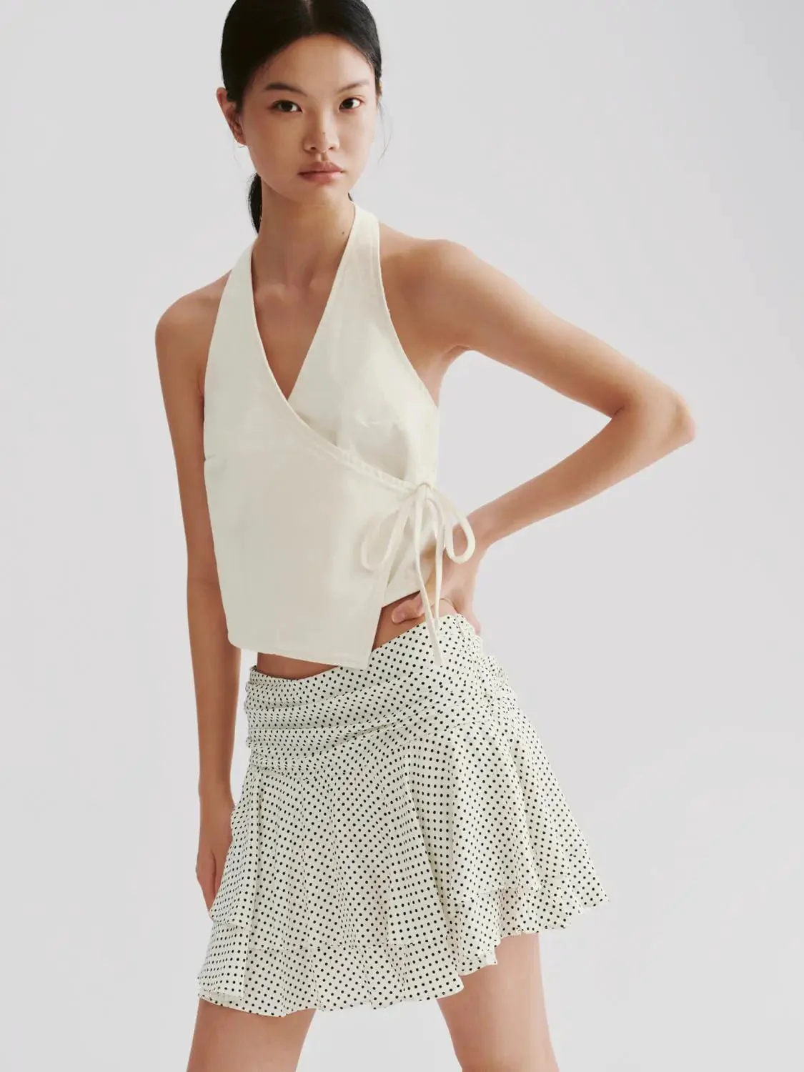 5024-halter-neck-tie-up-sleeveless-shirts-women-casual-summer-tops-2.webp Halter Neck Tie Up Sleeveless Shirts Women Casual Summer Tops