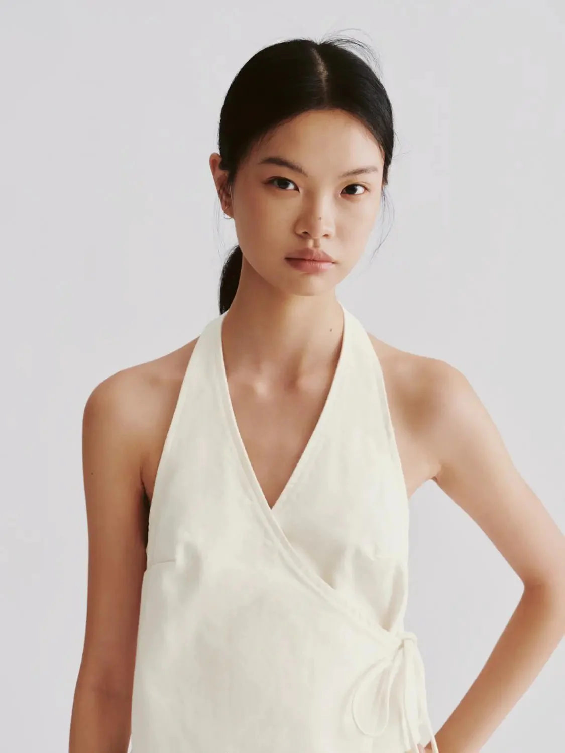 5024-halter-neck-tie-up-sleeveless-shirts-women-casual-summer-tops-3.webp Halter Neck Tie Up Sleeveless Shirts Women Casual Summer Tops