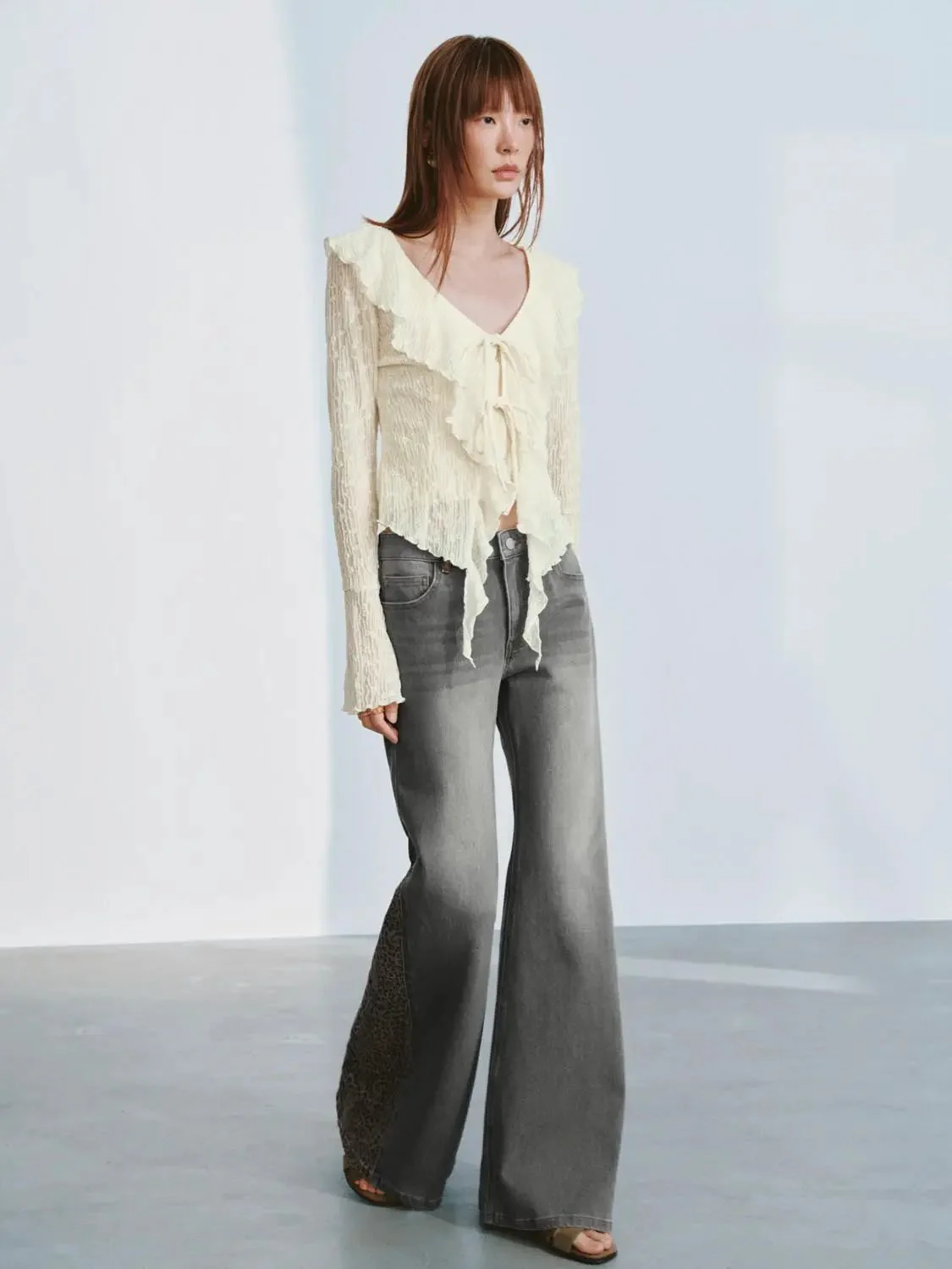 5057-leopard-print-detail-seamed-flare-leg-jeans-with-slight-stretch-6.webp Leopard Print Detail Seamed Flare Leg Jeans With Slight Stretch