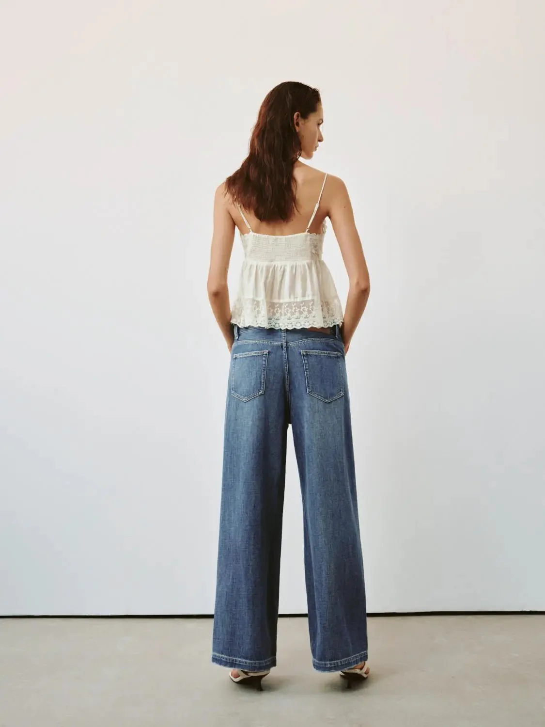 5069-washed-denim-wide-leg-with-classic-silhouette-jeans-4.webp Washed Denim Wide Leg With Classic Silhouette Jeans