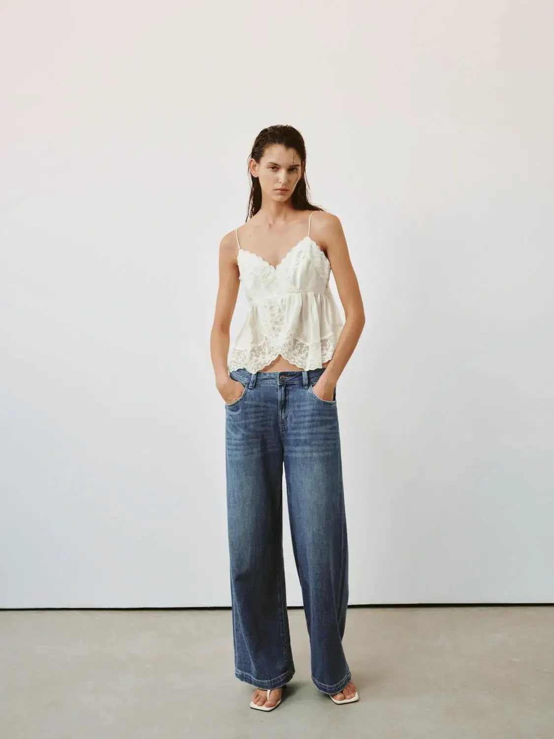 5069-washed-denim-wide-leg-with-classic-silhouette-jeans-7.webp Washed Denim Wide Leg With Classic Silhouette Jeans