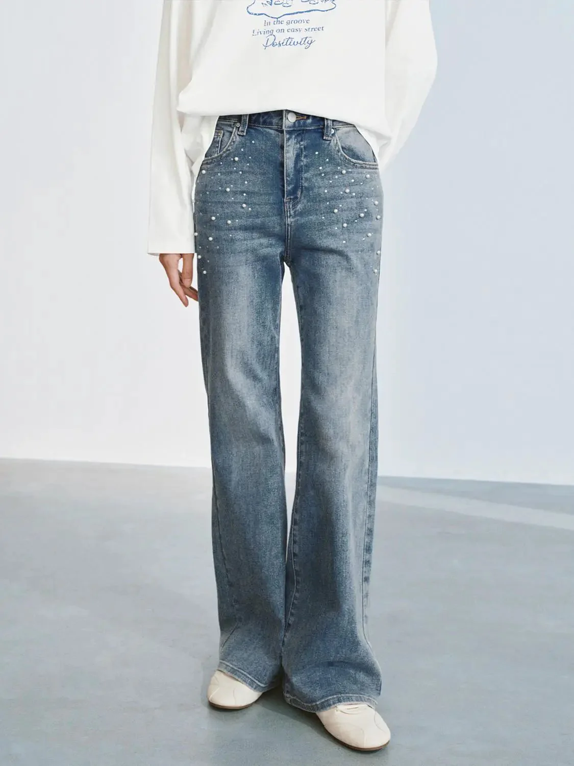 5148-denim-rhinestone-pearl-embellished-jeans-1.webp Denim Rhinestone Pearl Embellished Jeans