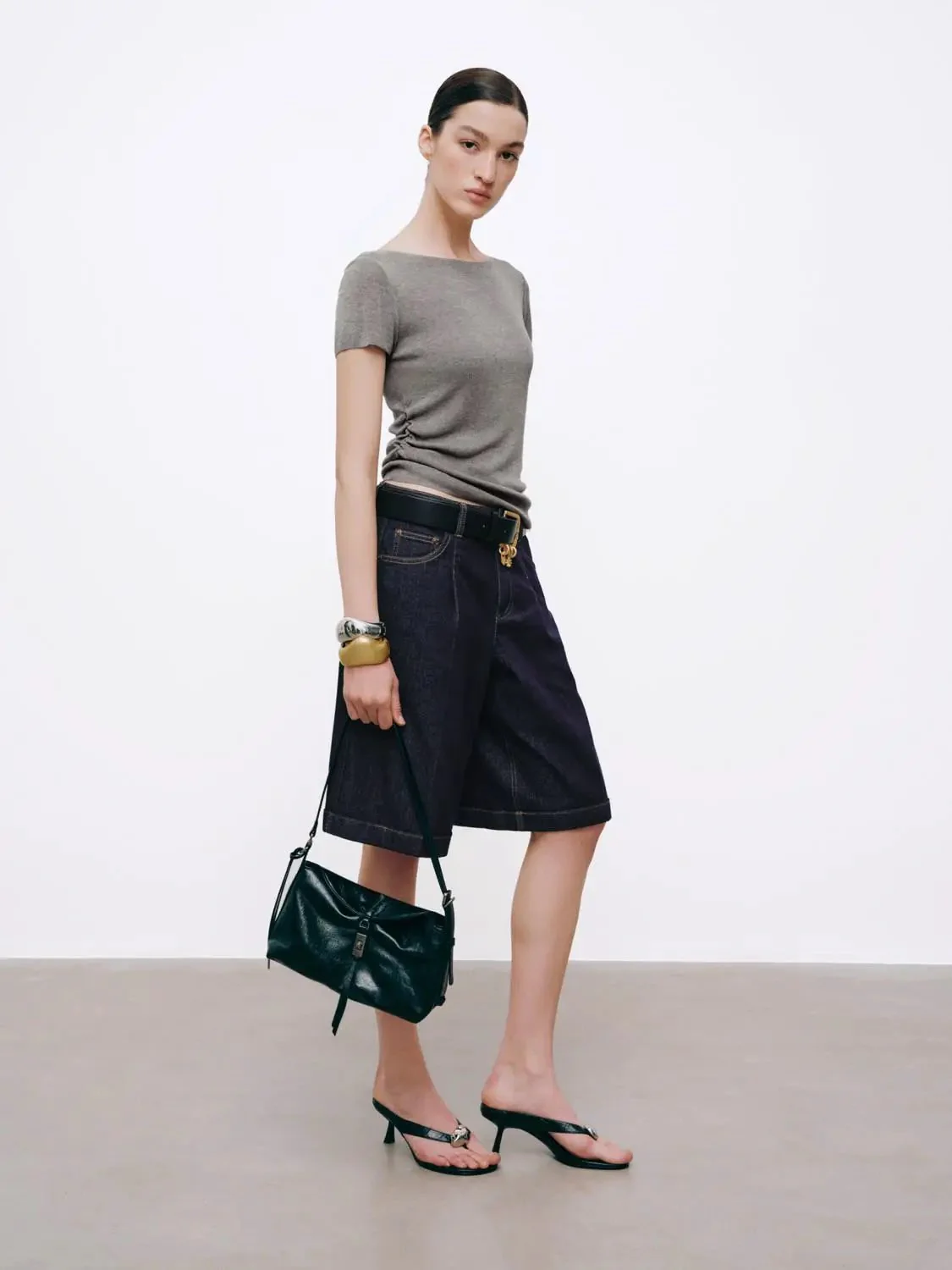 5182-dark-wash-stitch-detail-pleated-denim-shorts-6.webp Dark Wash Stitch Detail Pleated Denim Shorts