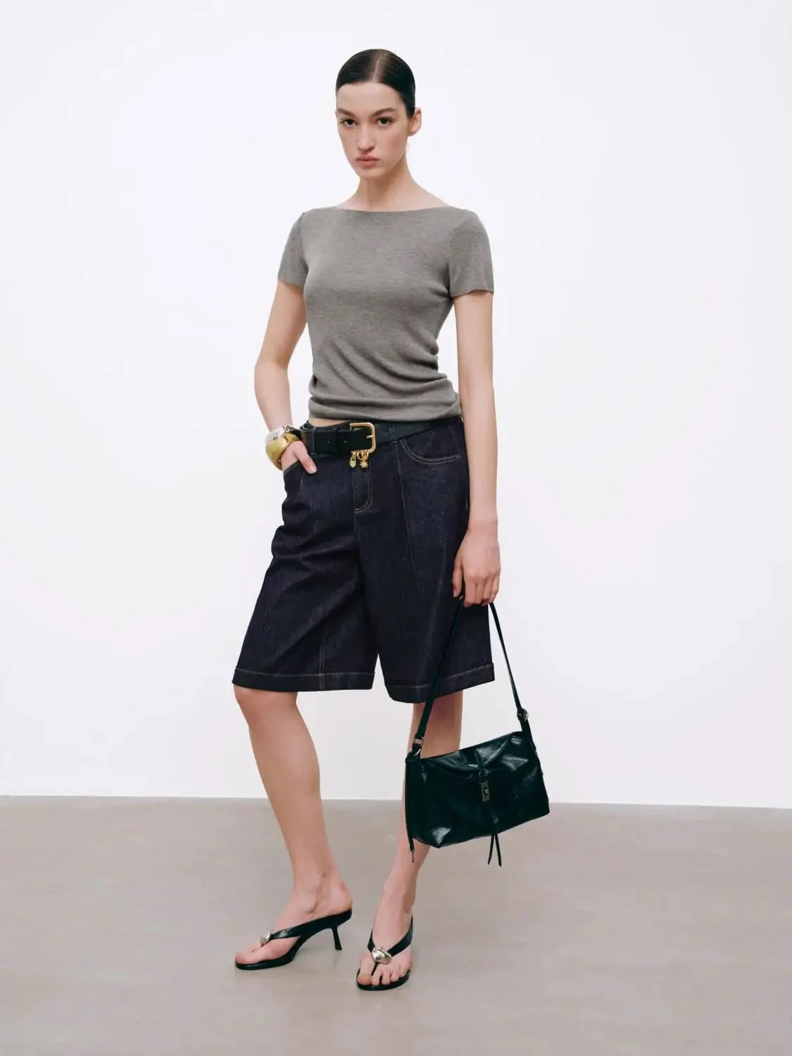 5182-dark-wash-stitch-detail-pleated-denim-shorts-7.webp Dark Wash Stitch Detail Pleated Denim Shorts