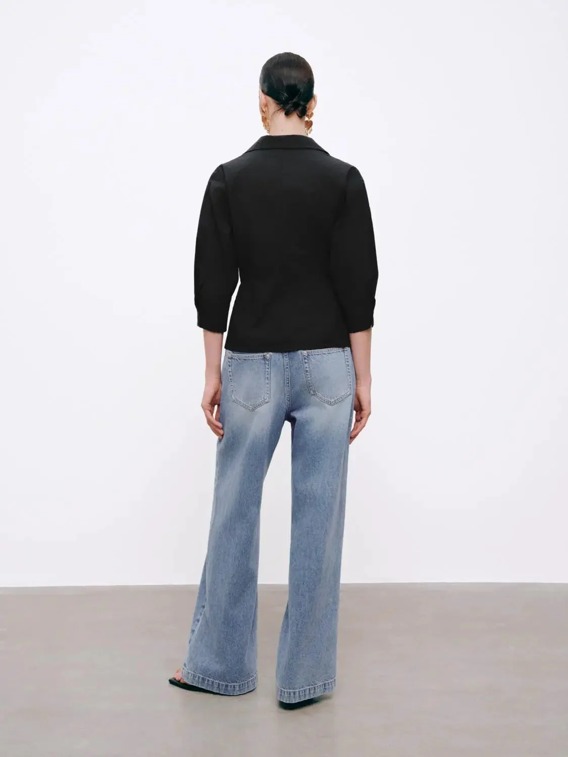 5216-lightwash-denim-wide-leg-jeans-with-high-rise-comfort-jeans-4.webp Lightwash Denim Wide Leg Jeans With High Rise Comfort Jeans