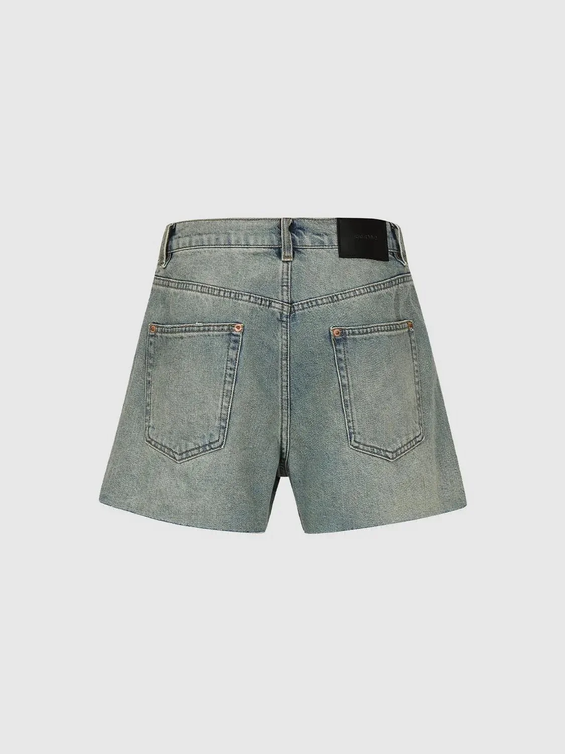 5286-lightwash-raw-detail-denim-shorts-2.webp Lightwash Raw Detail Denim Shorts