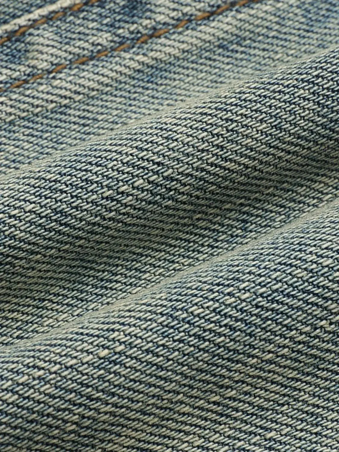 5286-lightwash-raw-detail-denim-shorts-3.webp Lightwash Raw Detail Denim Shorts