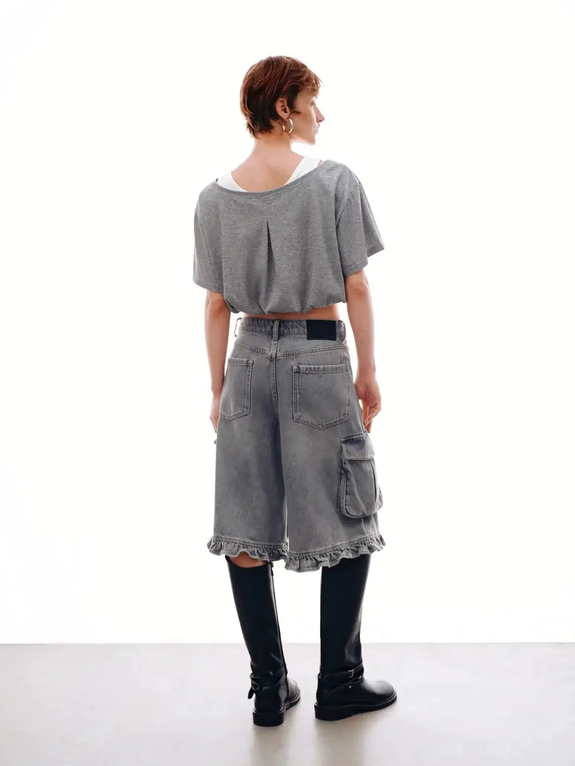 5292-frill-hem-cargo-pockets-denim-shorts-4.webp Frill Hem Cargo Pockets Denim Shorts