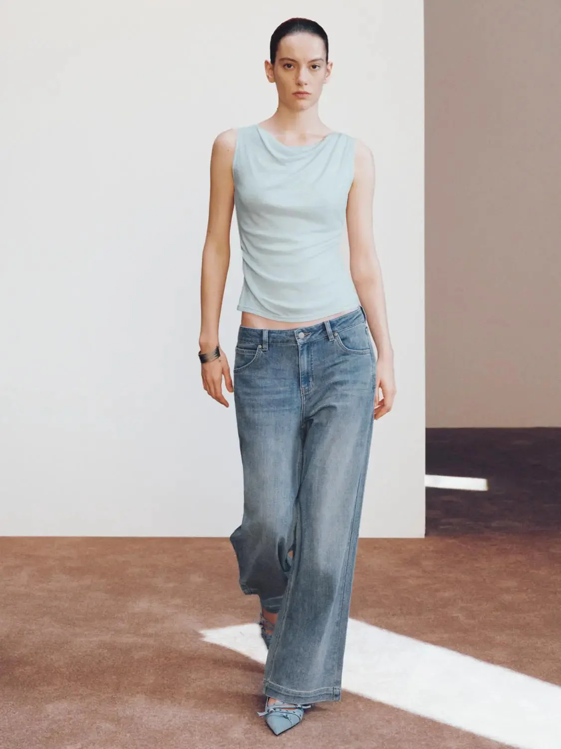 5394-wide-leg-denim-for-comfort-fit-and-everyday-style-jeans-2.webp Wide Leg Denim For Comfort Fit And Everyday Style Jeans