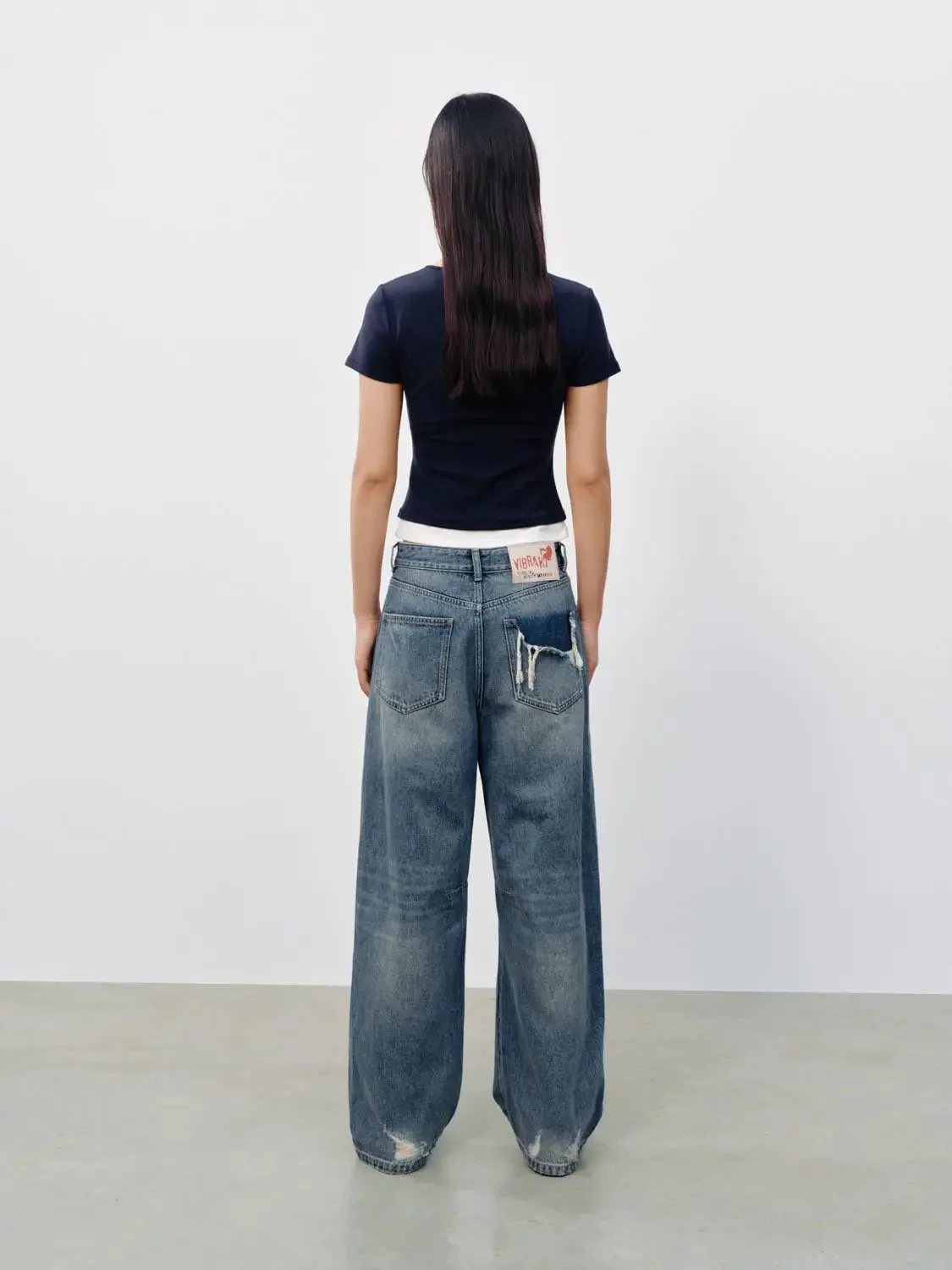 Raw Detail Barrel Leg Jeans