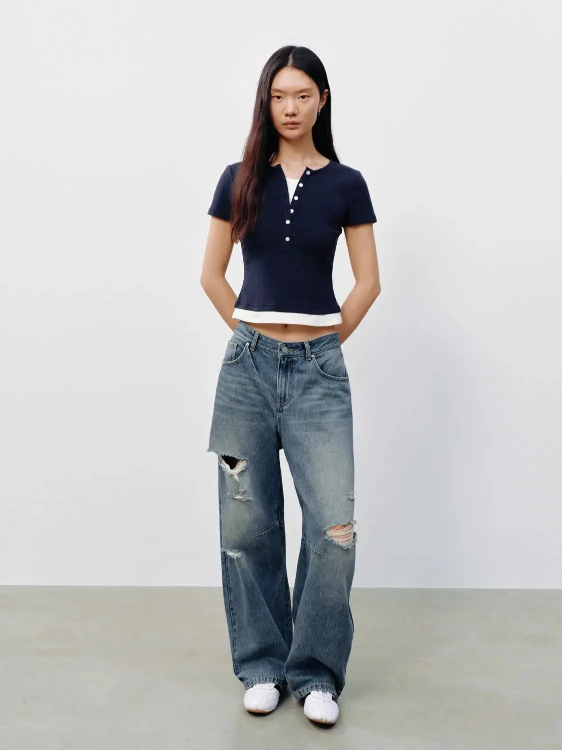 Raw Detail Barrel Leg Jeans