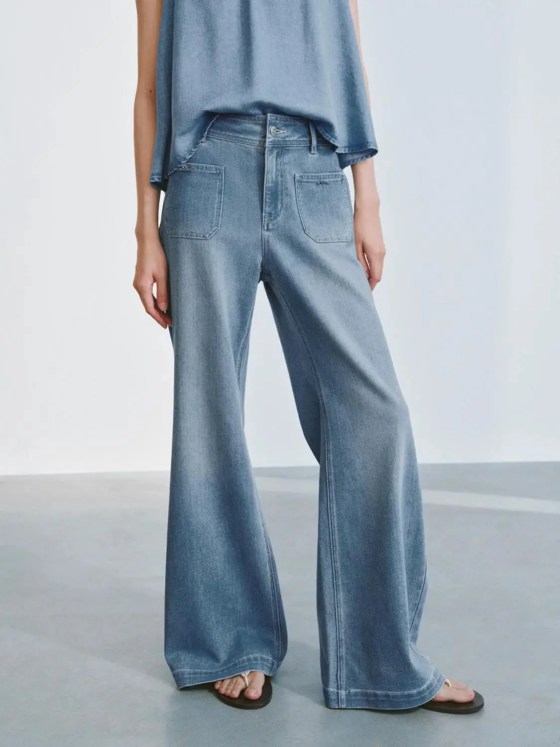 5415-patch-pocket-jeans-with-stitch-detail-and-flare-leg-1.webp Patch Pocket Jeans With Stitch Detail And Flare Leg
