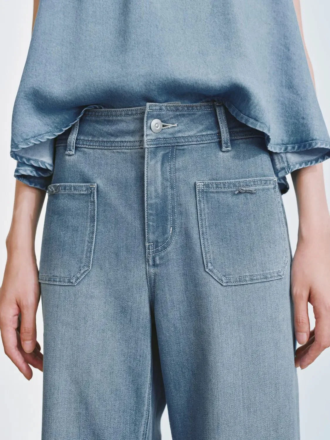 5415-patch-pocket-jeans-with-stitch-detail-and-flare-leg-5.webp Patch Pocket Jeans With Stitch Detail And Flare Leg
