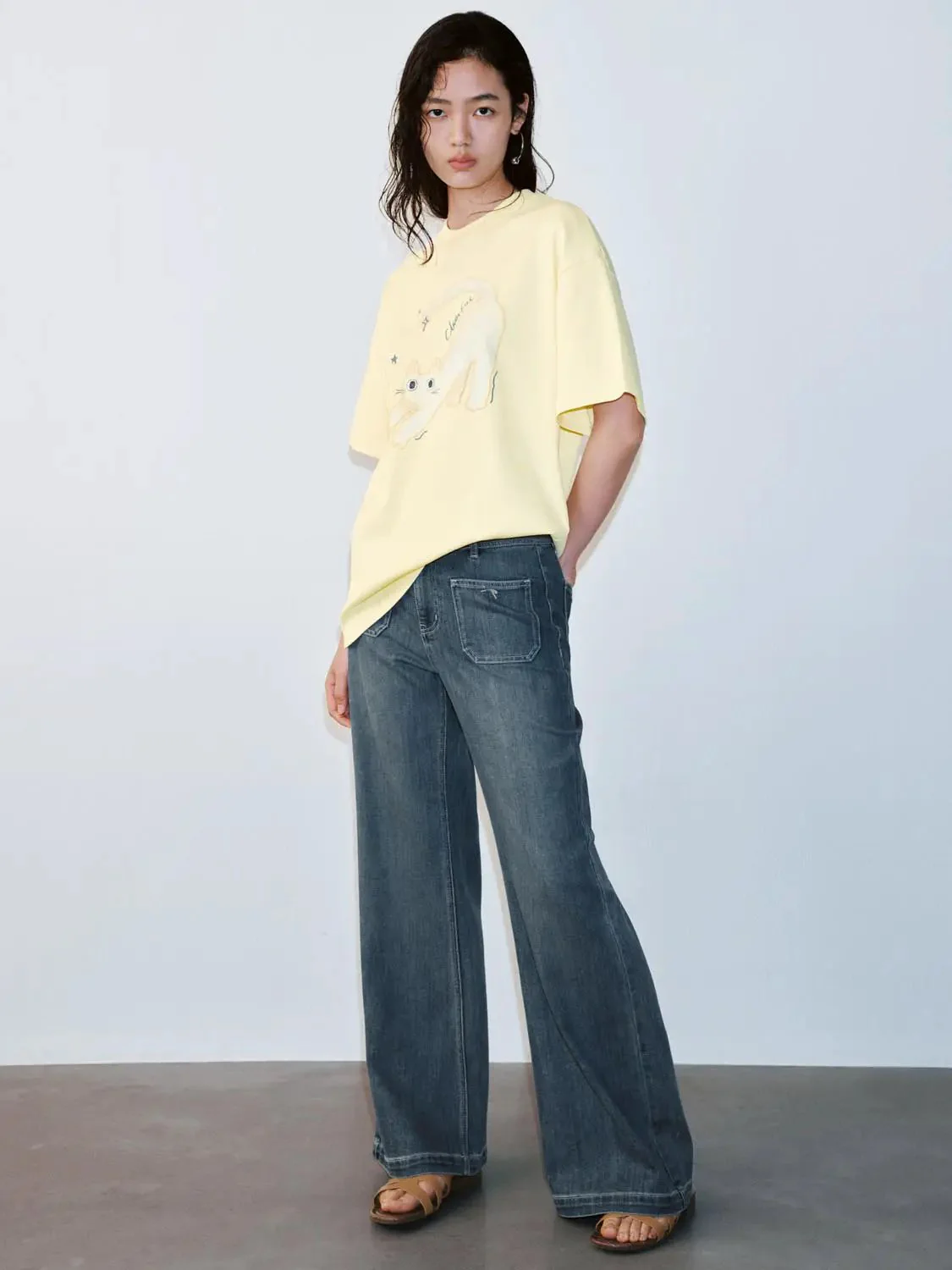 5443-patch-pocket-stitch-detail-flare-leg-jeans-premium-denim-comfort-2.webp Patch Pocket Stitch Detail Flare Leg Jeans Premium Denim Comfort