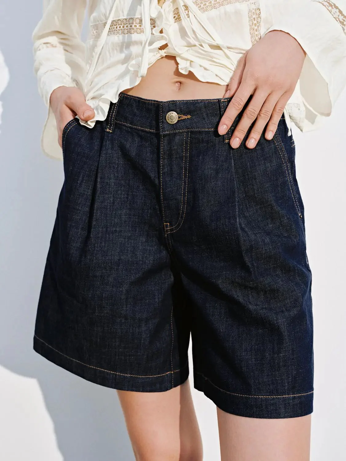 5470-stitch-detail-cotton-denim-medium-wash-shorts-5.webp Stitch Detail Cotton Denim Medium Wash Shorts