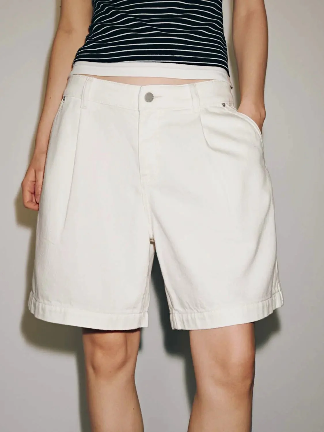 5491-stitch-detail-denim-shorts-4.webp Stitch Detail Denim Shorts