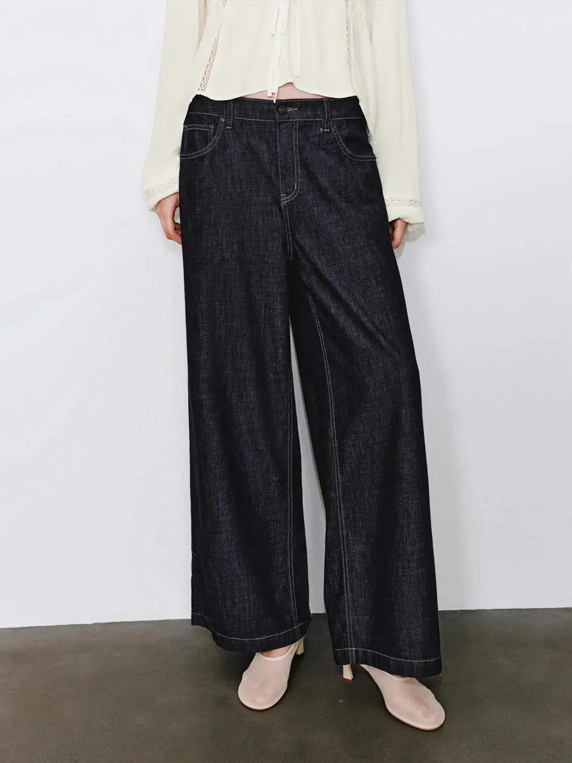 5518-stitch-detail-straight-leg-jeans-1.webp Stitch Detail Straight Leg Jeans