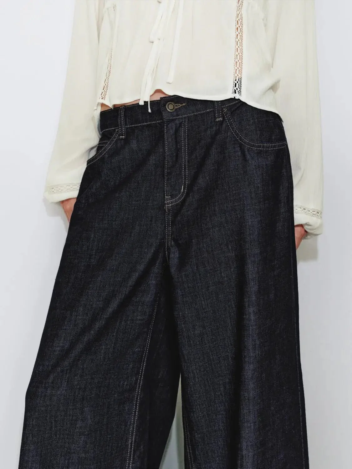 5518-stitch-detail-straight-leg-jeans-5.webp Stitch Detail Straight Leg Jeans