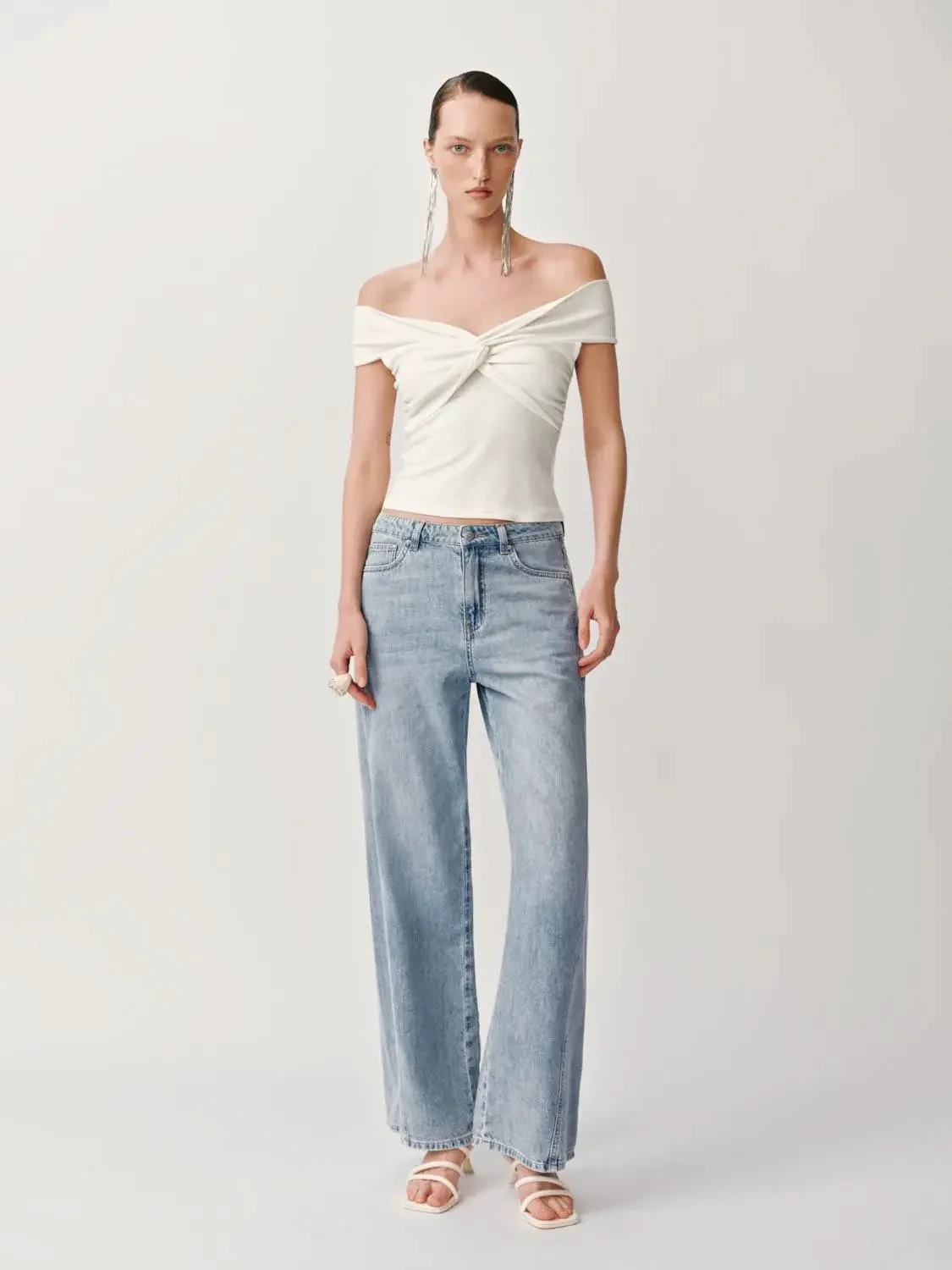 5557-elegant-lyocell-wool-twisted-front-knit-top-4.webp Elegant Lyocell Wool Twisted Front Knit Top