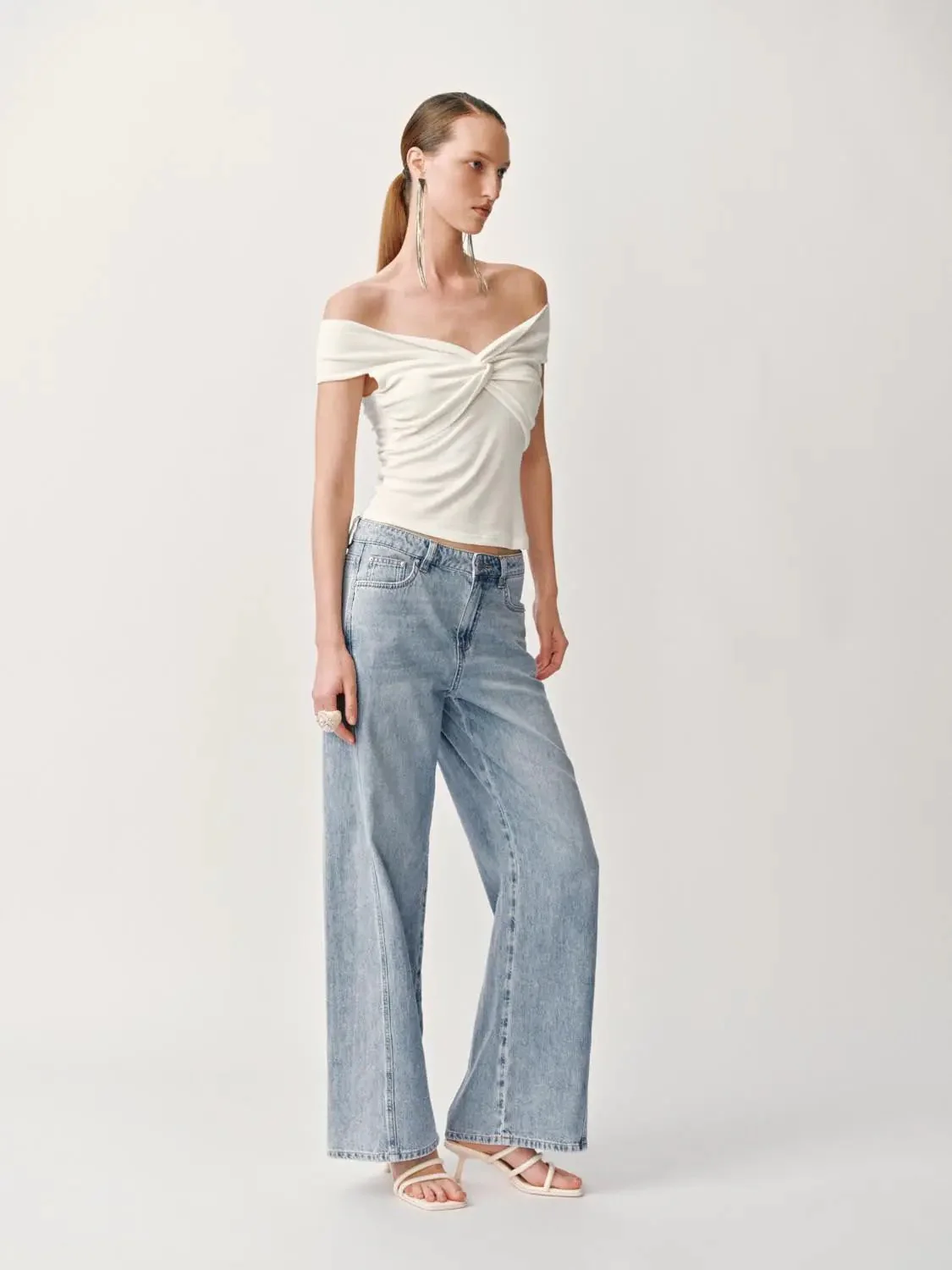 5557-elegant-lyocell-wool-twisted-front-knit-top-5.webp Elegant Lyocell Wool Twisted Front Knit Top