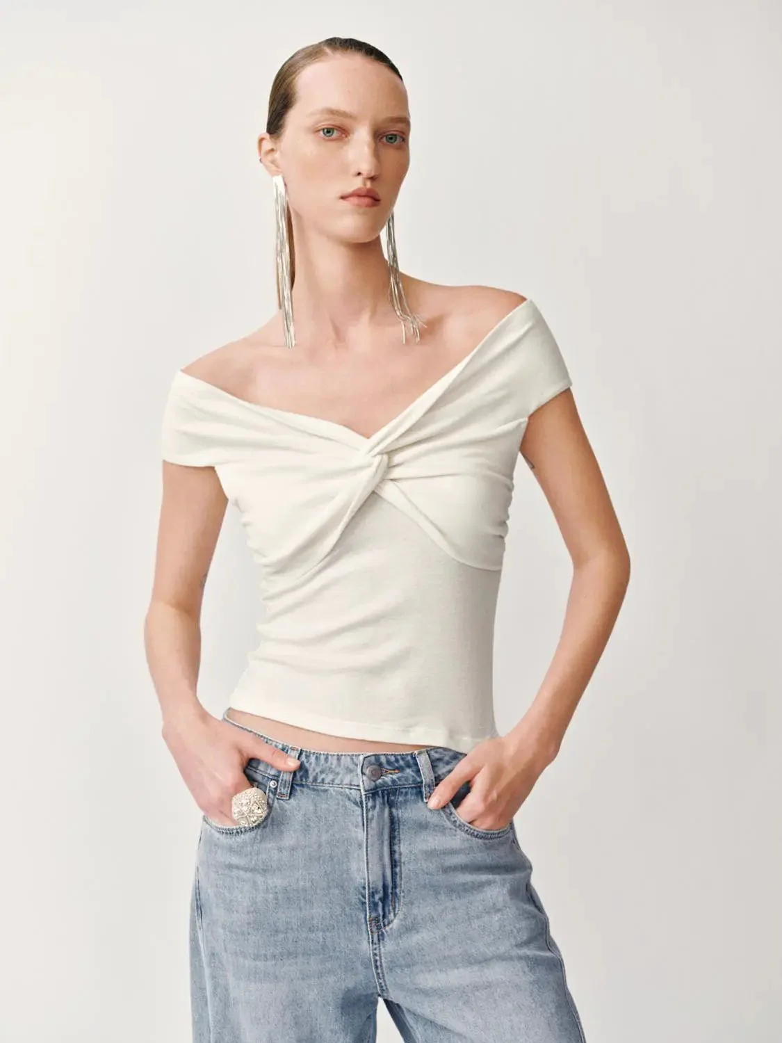5557-elegant-lyocell-wool-twisted-front-knit-top-8.webp Elegant Lyocell Wool Twisted Front Knit Top