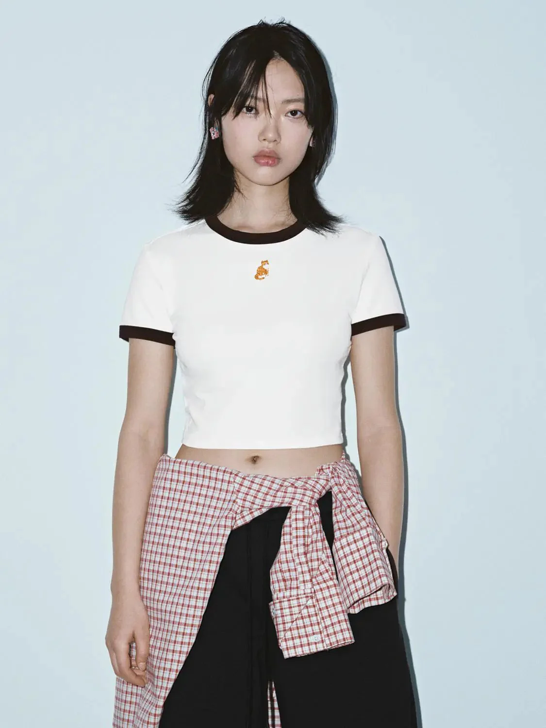 5637-contrast-trim-embroidered-logo-crop-t-shirts-17.webp Contrast Trim Embroidered Logo Crop T-Shirts