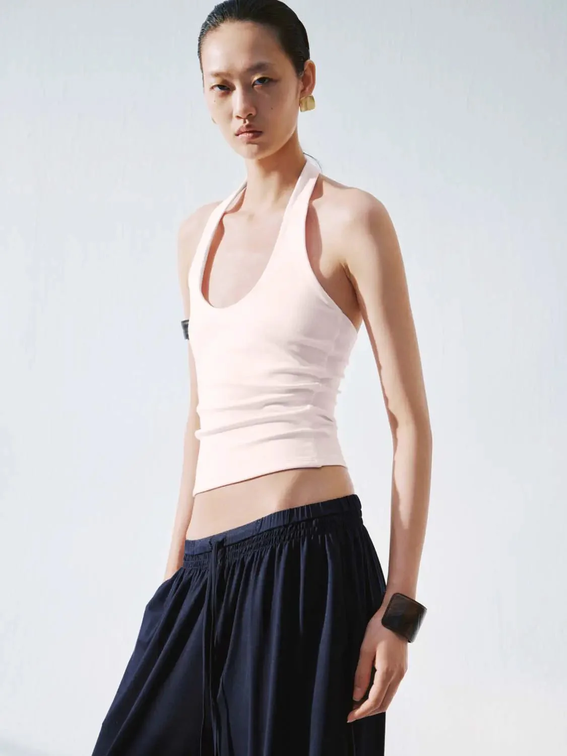 565-soft-cotton-blend-halter-neck-lightweight-tank-top-20.webp Soft Cotton Blend Halter Neck Lightweight Tank Top