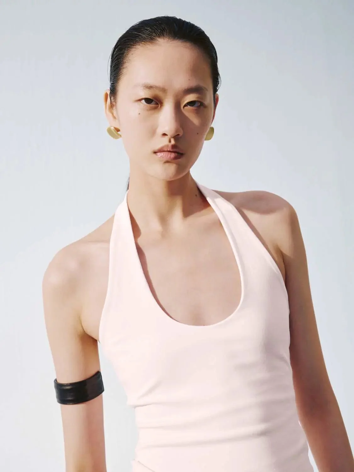 565-soft-cotton-blend-halter-neck-lightweight-tank-top-21.webp Soft Cotton Blend Halter Neck Lightweight Tank Top
