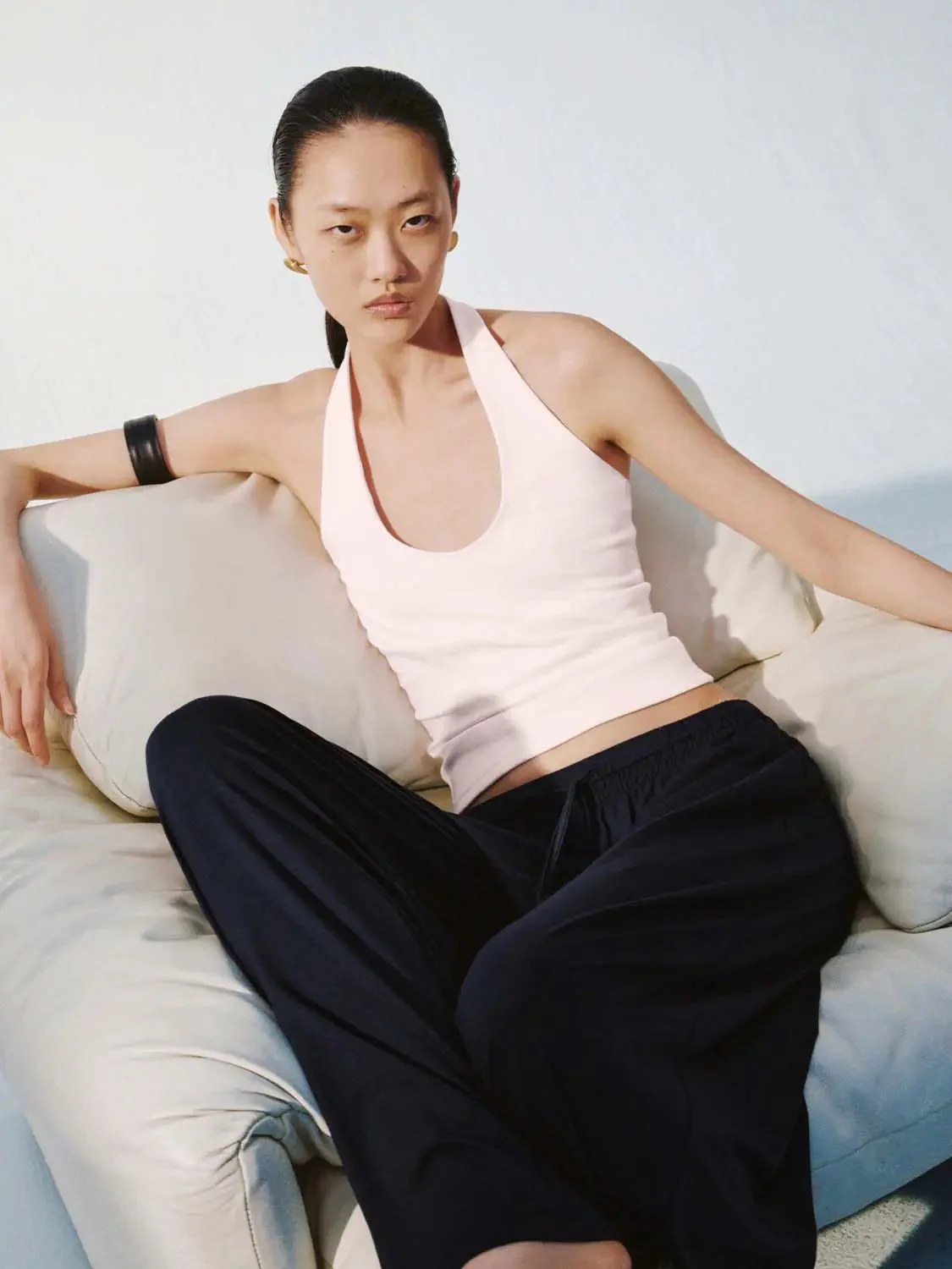 565-soft-cotton-blend-halter-neck-lightweight-tank-top-43.webp Soft Cotton Blend Halter Neck Lightweight Tank Top