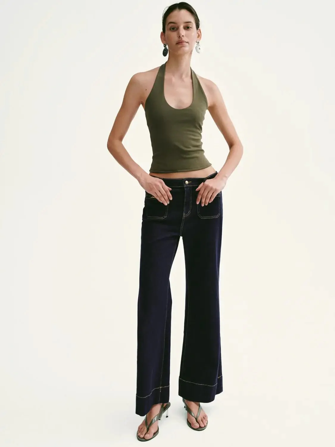 565-soft-cotton-blend-halter-neck-lightweight-tank-top-6.webp Soft Cotton Blend Halter Neck Lightweight Tank Top
