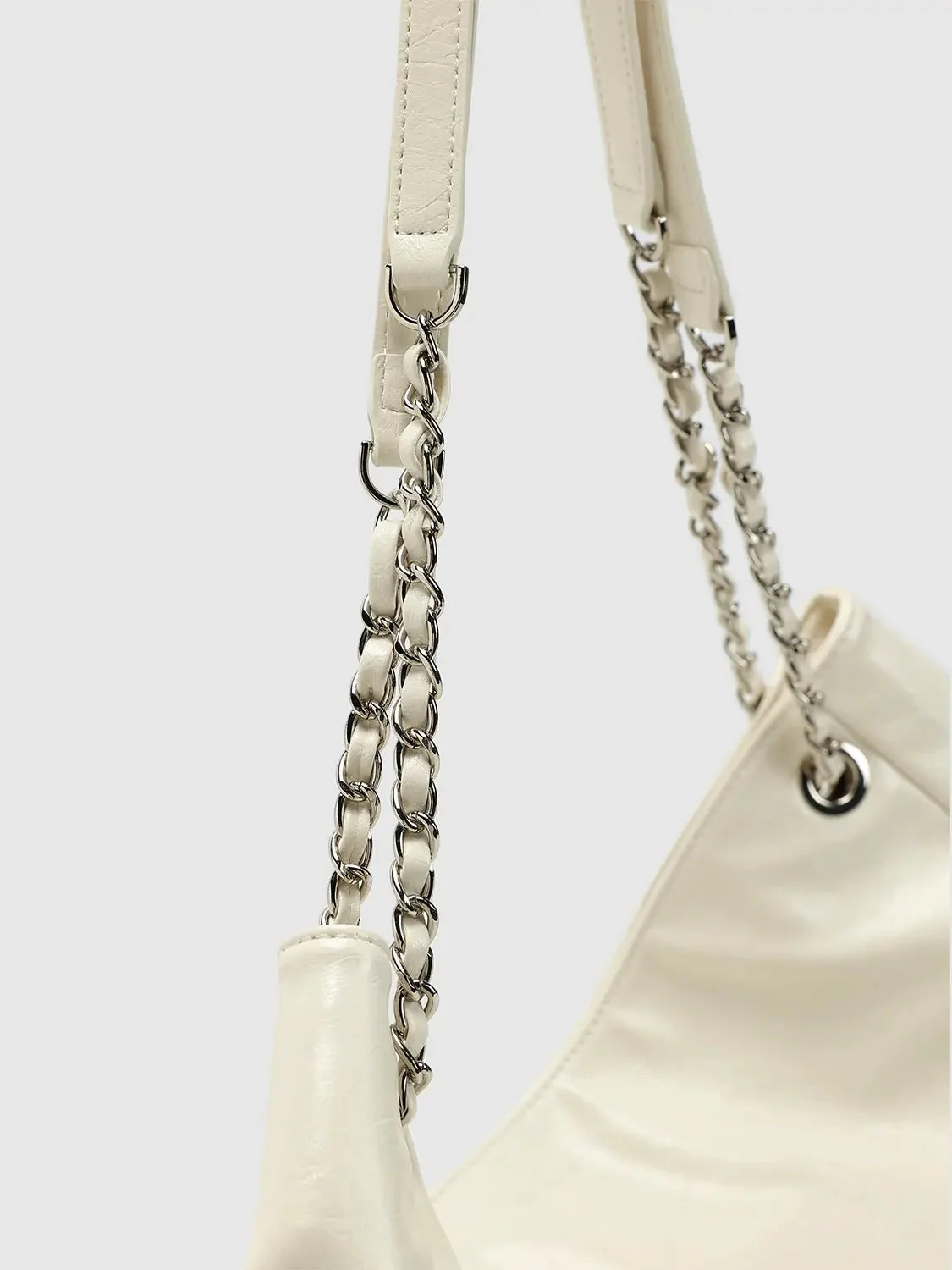 5707-faux-leather-tote-with-chain-strap-stylish-hobo-shoulder-bags-4.webp Faux Leather Tote With Chain Strap Stylish Hobo Shoulder Bags