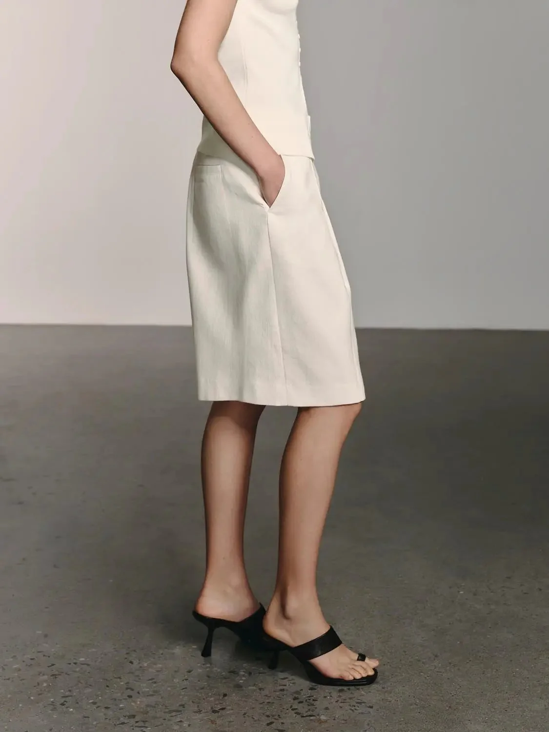Linen Cotton Blend Pleated Wide Leg Shorts