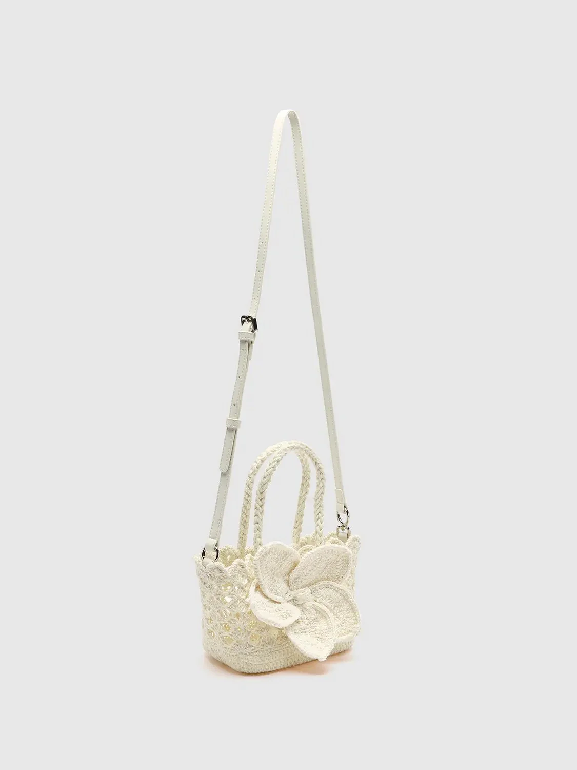 5790-cotton-crochet-flower-embroidered-tote-bags-3.webp Cotton Crochet Flower Embroidered Tote Bags