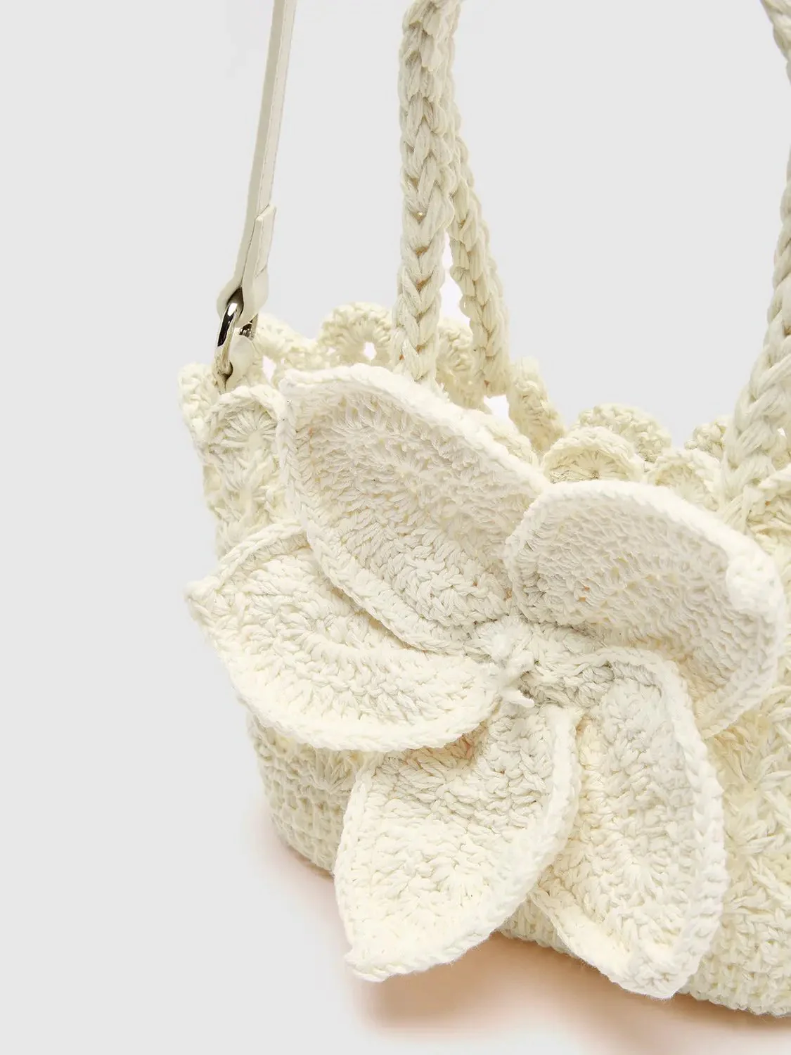5790-cotton-crochet-flower-embroidered-tote-bags-4.webp Cotton Crochet Flower Embroidered Tote Bags