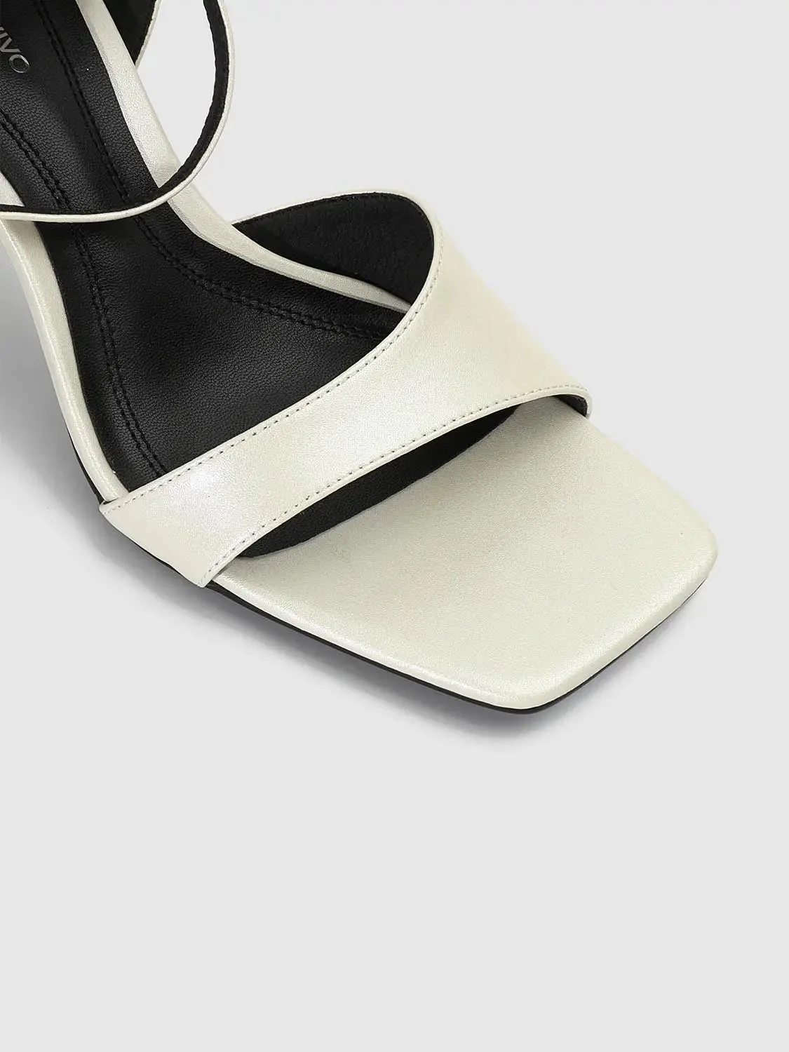5803-cream-synthetic-leather-bow-tied-heeled-sandals-6.webp Cream Synthetic Leather Bow Tied Heeled Sandals