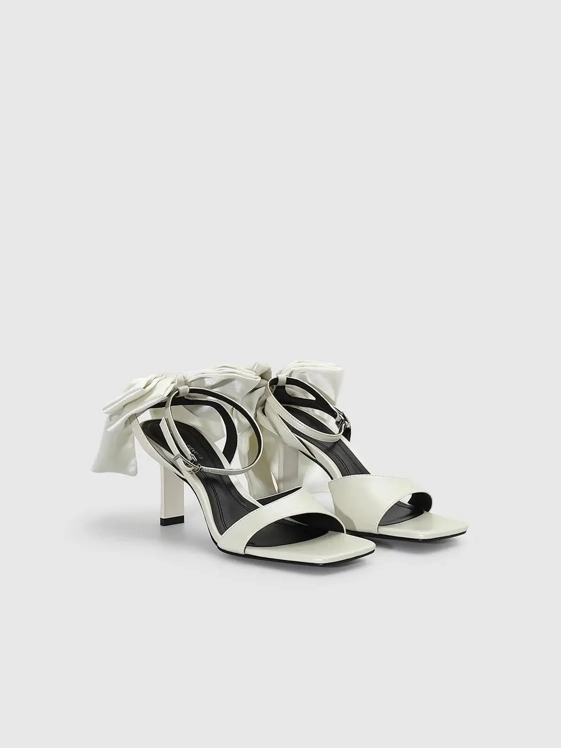 5803-cream-synthetic-leather-bow-tied-heeled-sandals-8.webp Cream Synthetic Leather Bow Tied Heeled Sandals