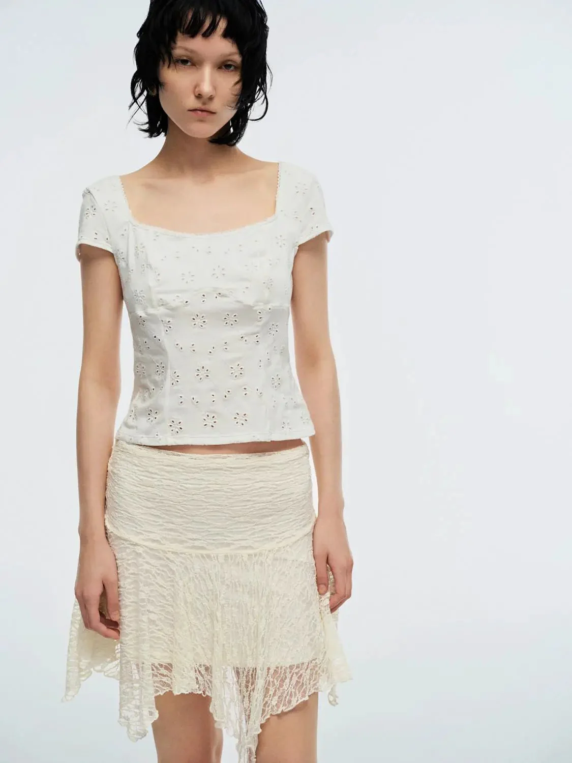 5863-soft-eyelet-embroidered-cotton-viscose-t-shirts-2.webp Soft Eyelet Embroidered Cotton Viscose T-Shirts