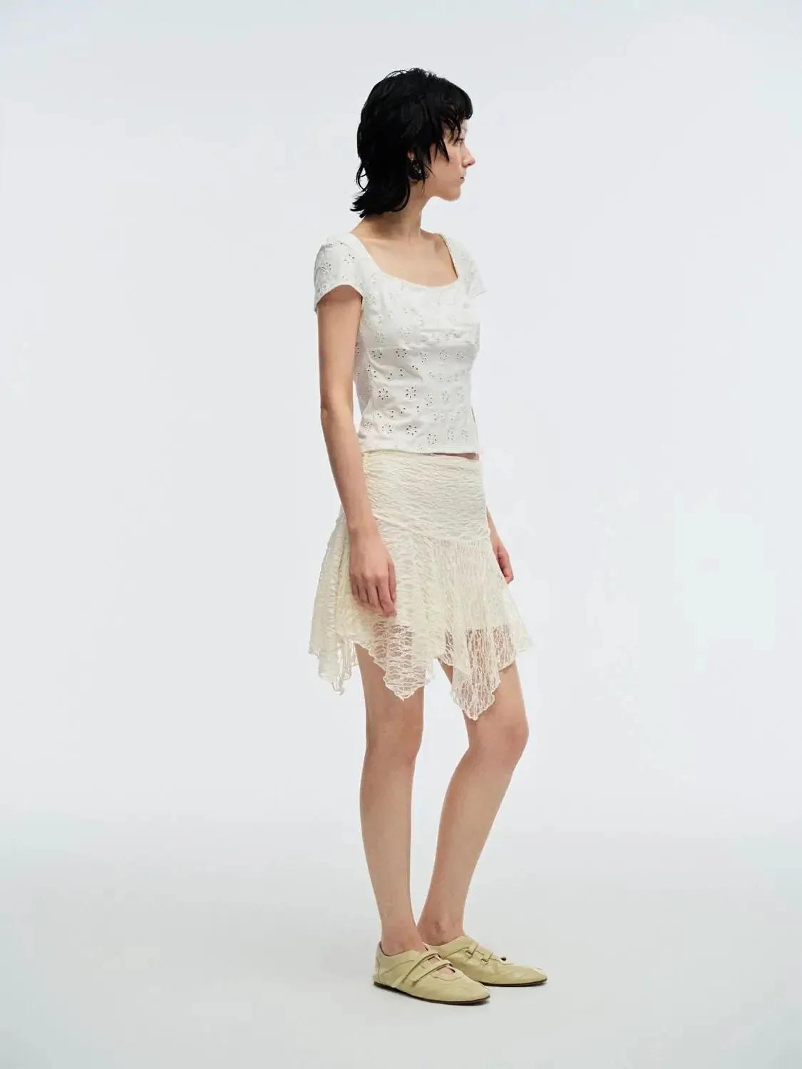 5863-soft-eyelet-embroidered-cotton-viscose-t-shirts-5.webp Soft Eyelet Embroidered Cotton Viscose T-Shirts