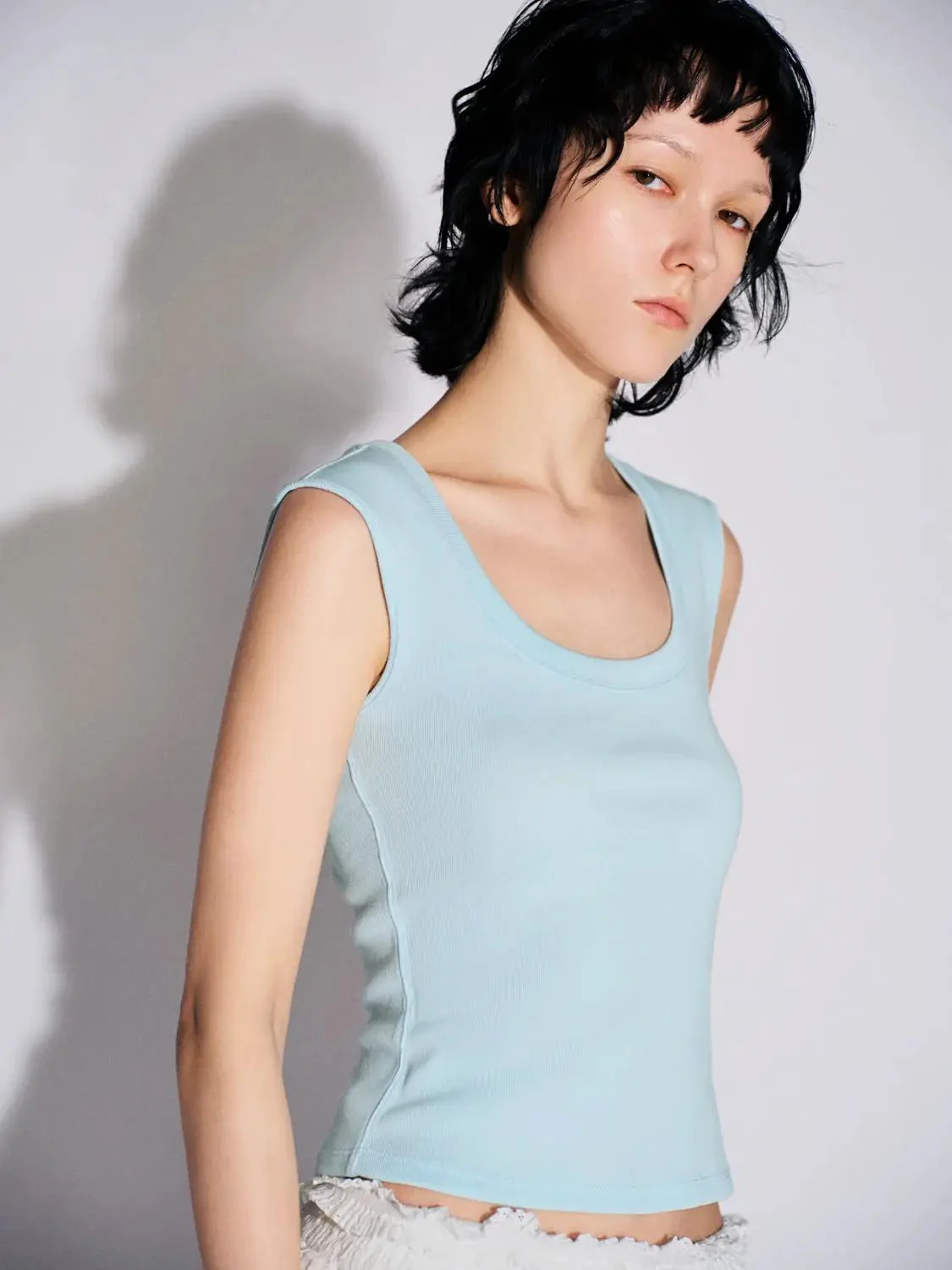 5869-scoop-neck-skinny-fit-tank-tops-11.webp Scoop Neck Skinny-Fit Tank Tops