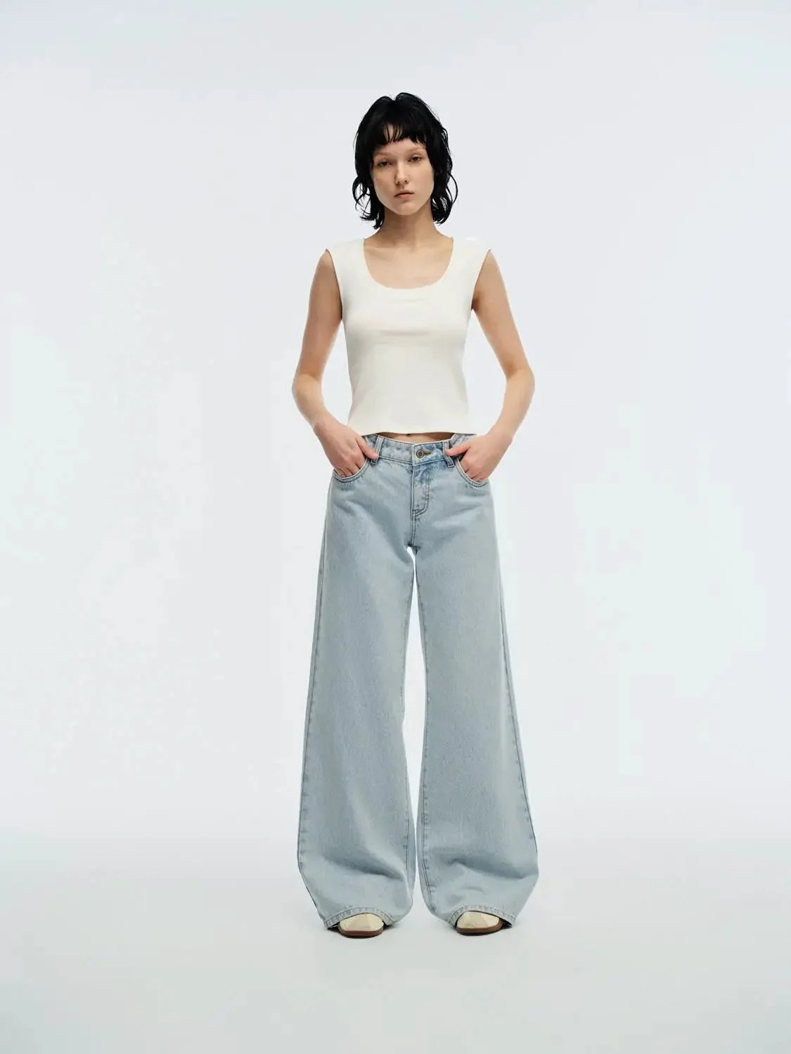 5869-scoop-neck-skinny-fit-tank-tops-4.webp Scoop Neck Skinny-Fit Tank Tops
