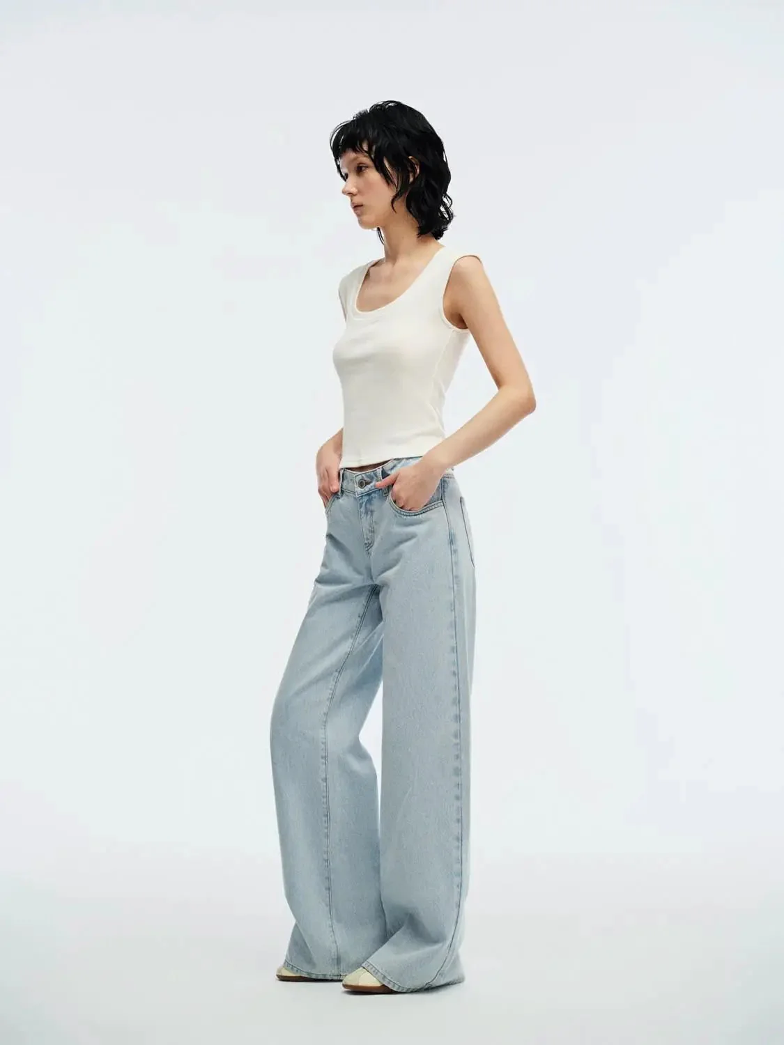 5869-scoop-neck-skinny-fit-tank-tops-5.webp Scoop Neck Skinny-Fit Tank Tops