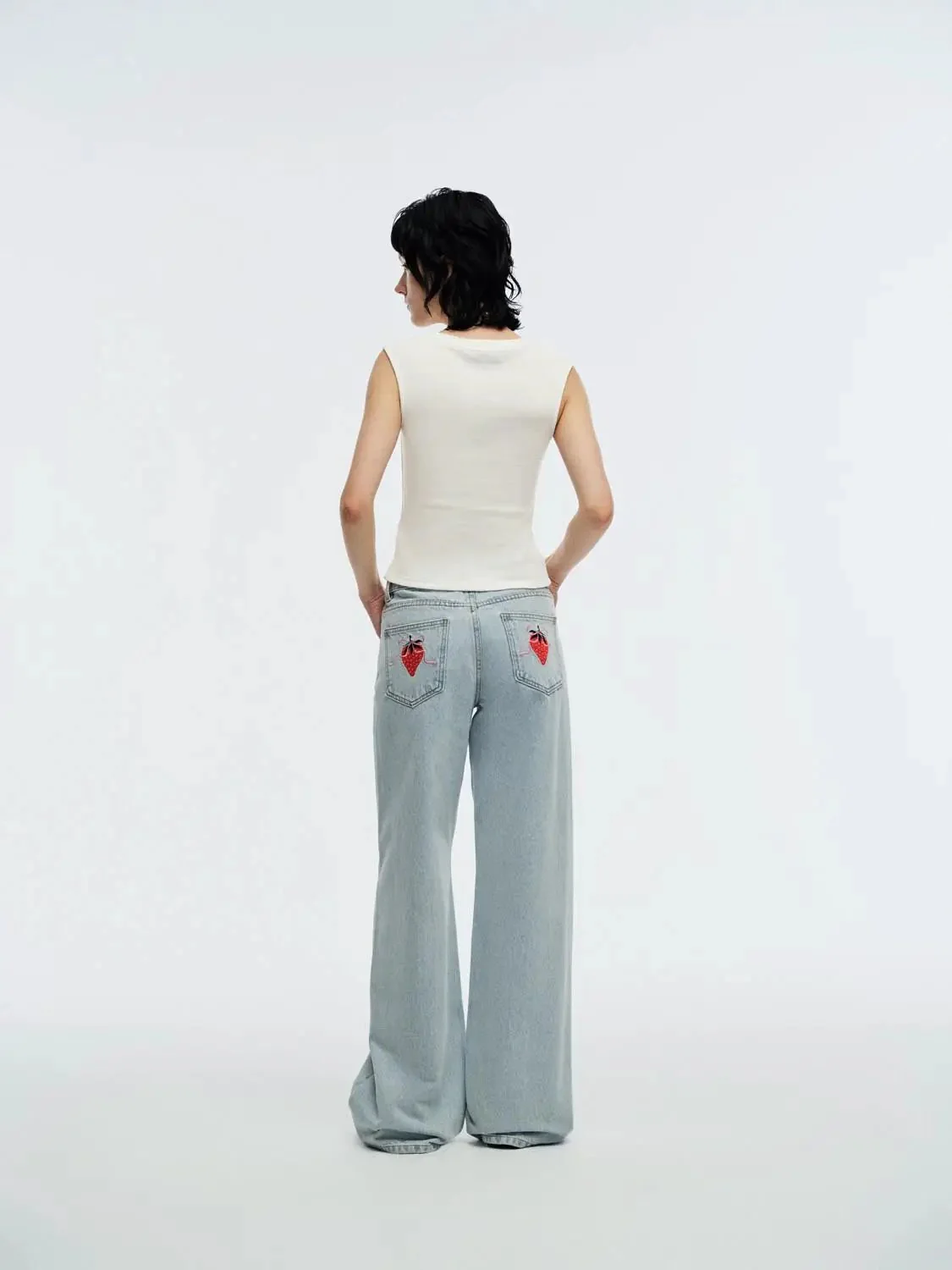 5869-scoop-neck-skinny-fit-tank-tops-6.webp Scoop Neck Skinny-Fit Tank Tops