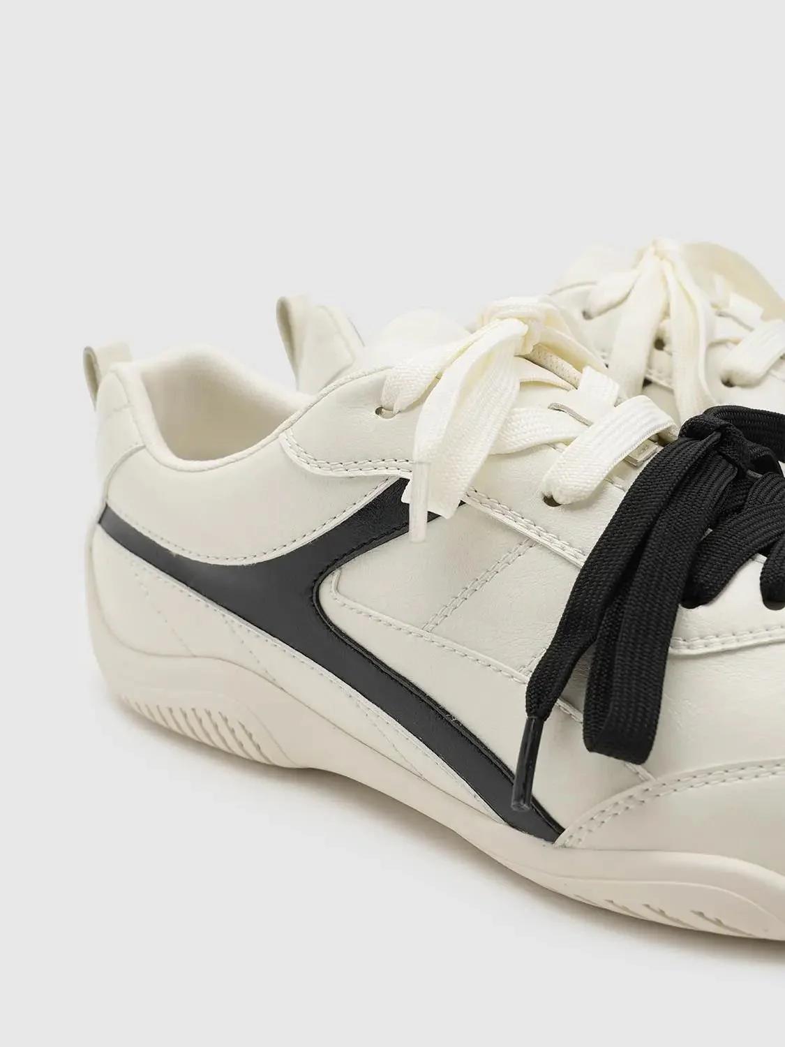 5885-lace-up-contrast-sneakers-12.webp Lace Up Contrast Sneakers