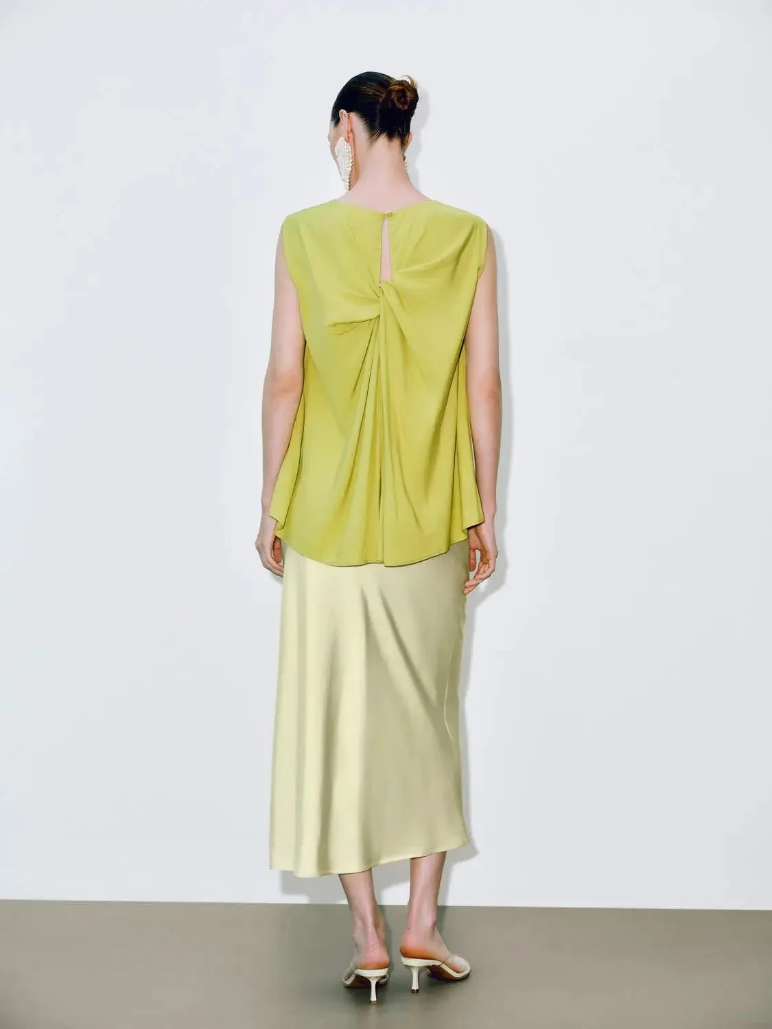 5993-elegant-olive-stretch-fabric-fishtail-slip-skirts-13.webp Elegant Olive Stretch Fabric Fishtail Slip Skirts