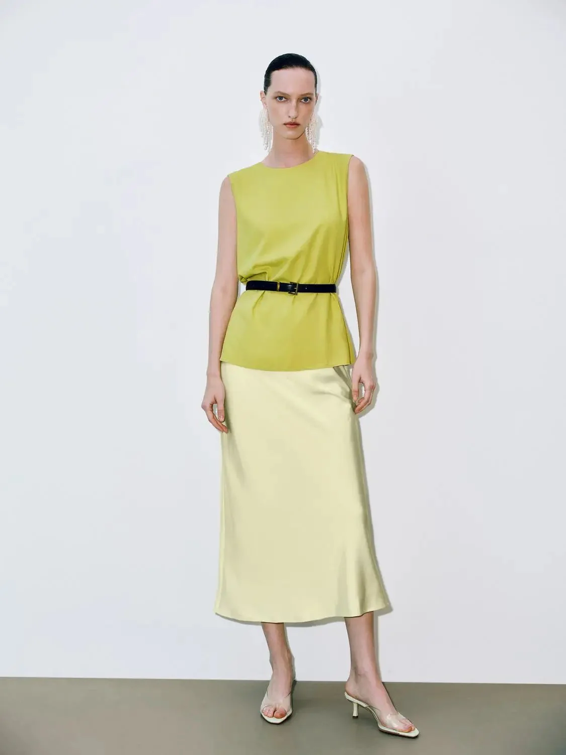 5993-elegant-olive-stretch-fabric-fishtail-slip-skirts-15.webp Elegant Olive Stretch Fabric Fishtail Slip Skirts