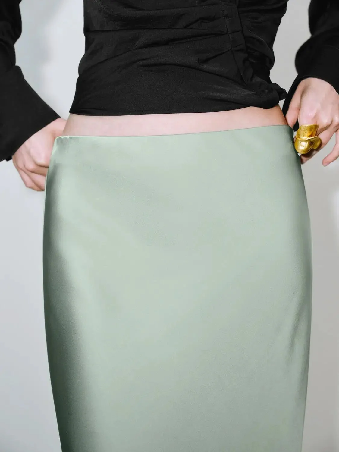 5993-elegant-olive-stretch-fabric-fishtail-slip-skirts-21.webp Elegant Olive Stretch Fabric Fishtail Slip Skirts